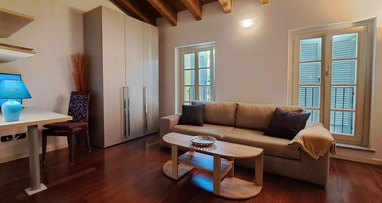 Appartamento Casa Di Giulia Con Soggiorno E Cucina, Camera Matrimoniale Con Tetto A Vista E Grande Parco Circostante Serravalle d'Asti Esterno foto