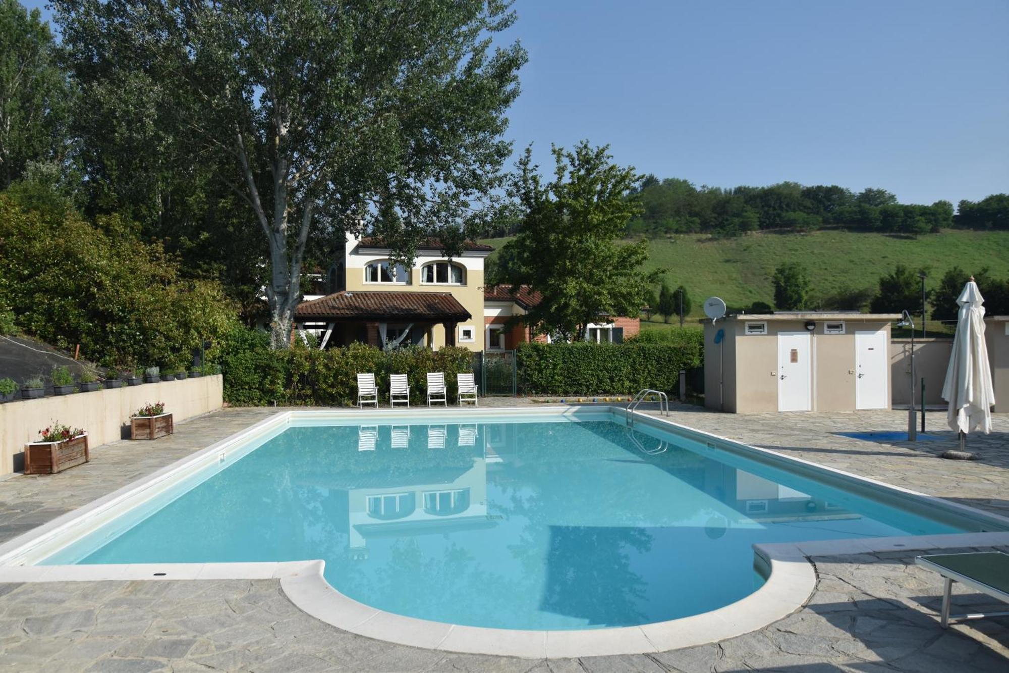 Appartamento Casa Di Giulia Con Soggiorno E Cucina, Camera Matrimoniale Con Tetto A Vista E Grande Parco Circostante Serravalle d'Asti Esterno foto